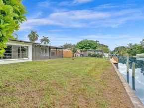 5840 SW 14th St, Plantation FL 33317