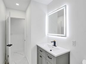 5840 SW 14th St, Plantation FL 33317