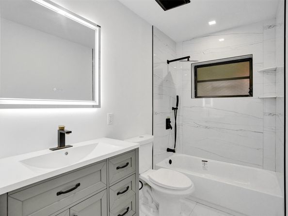 5840 SW 14th St, Plantation FL 33317