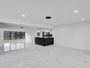 5840 SW 14th St, Plantation FL 33317