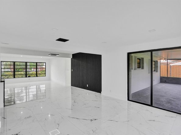 5840 SW 14th St, Plantation FL 33317