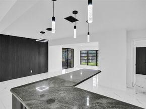 5840 SW 14th St, Plantation FL 33317
