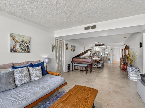 6205 Balboa Circle 403, Boca Raton FL 33433