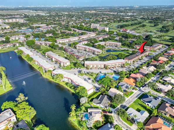 8980 S Hollybrook Blvd 204, Pembroke Pines FL 33025