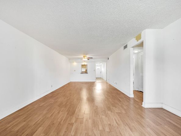 8980 S Hollybrook Blvd 204, Pembroke Pines FL 33025