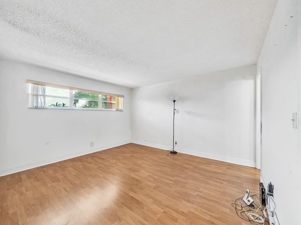 8980 S Hollybrook Blvd 204, Pembroke Pines FL 33025