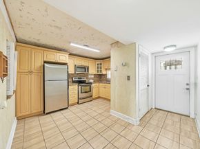 8980 S Hollybrook Blvd 204, Pembroke Pines FL 33025