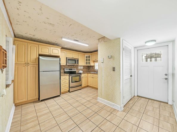 8980 S Hollybrook Blvd 204, Pembroke Pines FL 33025