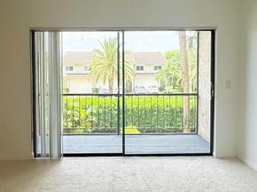 665 Enfield Street B18, Boca Raton FL 33487