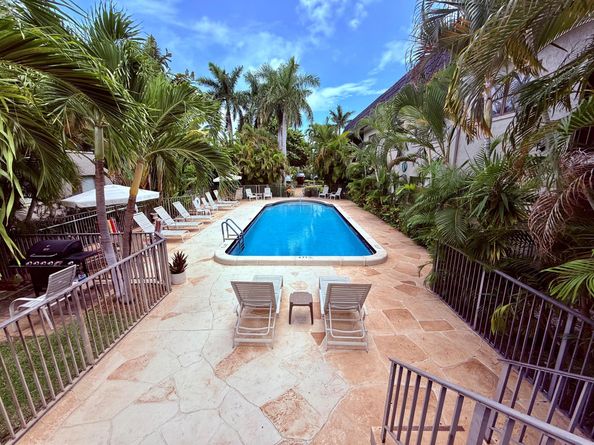 665 Enfield Street B18, Boca Raton FL 33487