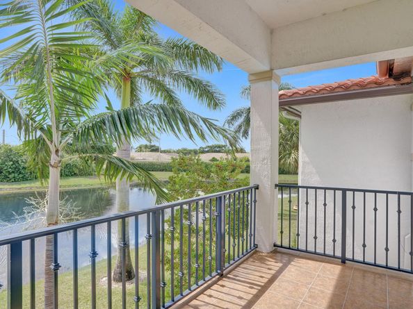 1601 SW 113th Ave, Pembroke Pines FL 33025