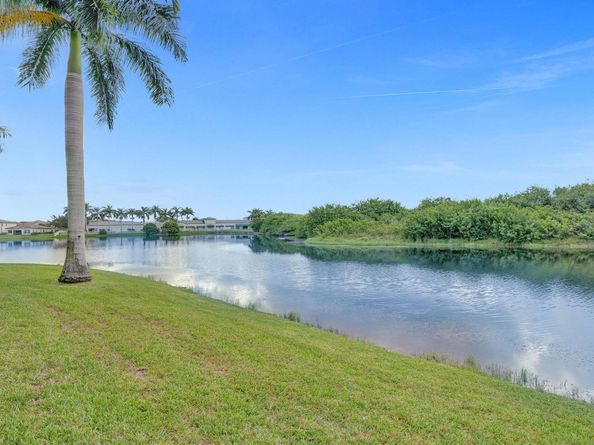 1601 SW 113th Ave, Pembroke Pines FL 33025