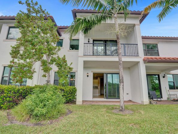 1601 SW 113th Ave, Pembroke Pines FL 33025