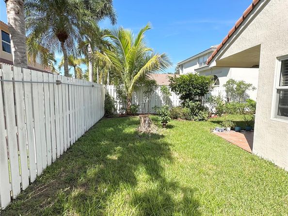 12633 NW 11th Ct, Sunrise FL 33323