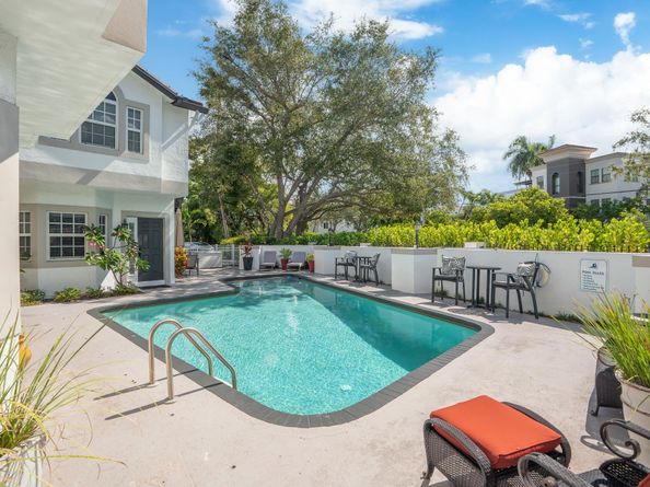 1321 Bayview Dr 4, Fort Lauderdale FL 33304