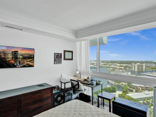 2715 N Ocean Blvd 17F, Fort Lauderdale FL 33308