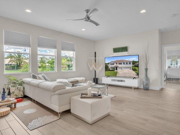11971 Cypress Key Way, Royal Palm Beach FL 33411