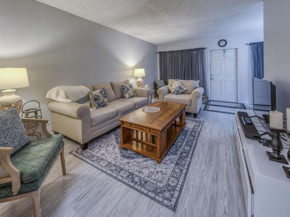 2960 Lake Osborne Drive 206, Lake Worth Beach FL 33461