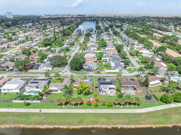 11321 NW 32nd Pl, Sunrise FL 33323