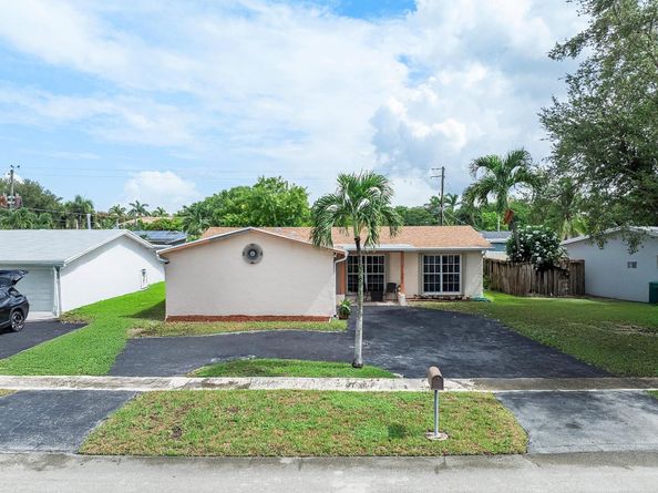 11321 NW 32nd Pl, Sunrise FL 33323
