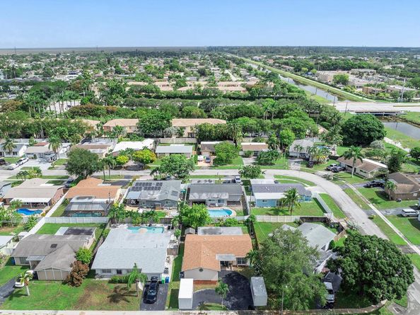 11321 NW 32nd Pl, Sunrise FL 33323