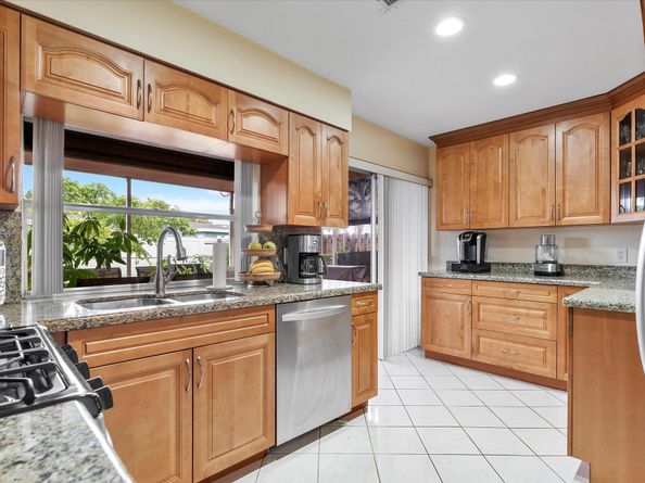 11321 NW 32nd Pl, Sunrise FL 33323