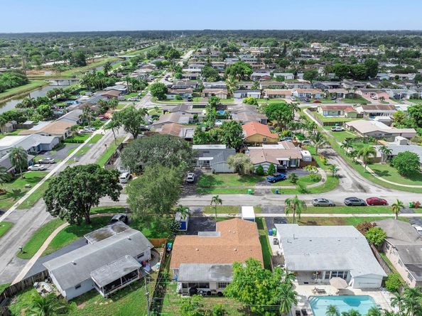 11321 NW 32nd Pl, Sunrise FL 33323