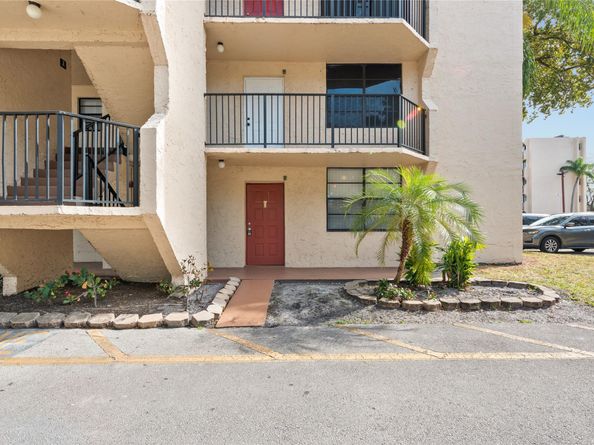 3550 Blue Lake Dr 105, Pompano Beach FL 33064