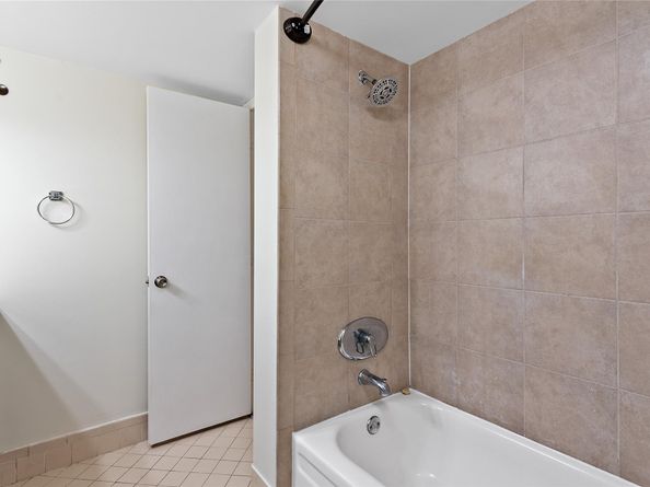 3550 Blue Lake Dr 105, Pompano Beach FL 33064