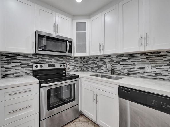 4000 N Hills Dr 38, Hollywood FL 33021