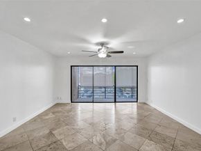 4000 N Hills Dr 38, Hollywood FL 33021