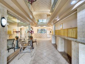 4000 N Hills Dr 38, Hollywood FL 33021