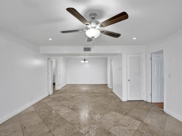 4000 N Hills Dr 38, Hollywood FL 33021