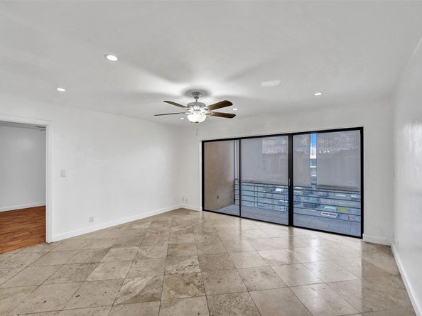 4000 N Hills Dr 38, Hollywood FL 33021