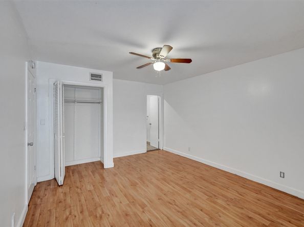 4000 N Hills Dr 38, Hollywood FL 33021