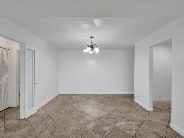 4000 N Hills Dr 38, Hollywood FL 33021