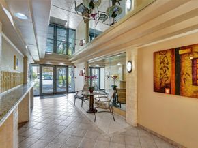 4000 N Hills Dr 38, Hollywood FL 33021