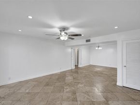 4000 N Hills Dr 38, Hollywood FL 33021
