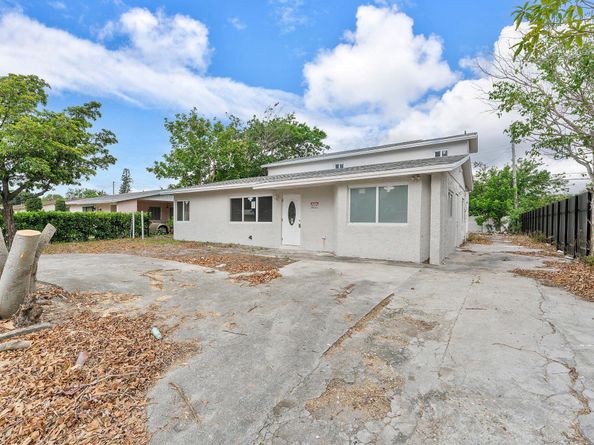 1451 SW 5th Avenue, Deerfield Beach FL 33441