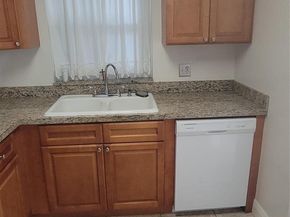 9421 SW Evergreen Pl 102, Davie FL 33324