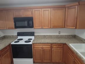 9421 SW Evergreen Pl 102, Davie FL 33324