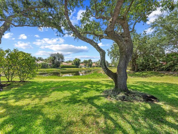 1785 Flagler Manor Circle, West Palm Beach FL 33411