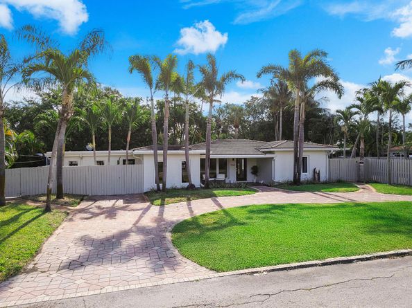 1900 NE 16 Terrace, Fort Lauderdale FL 33305