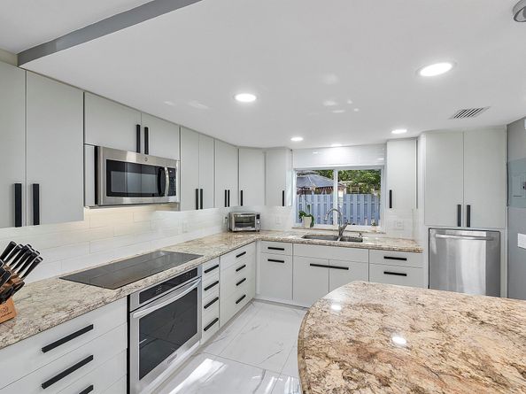 1900 NE 16 Terrace, Fort Lauderdale FL 33305