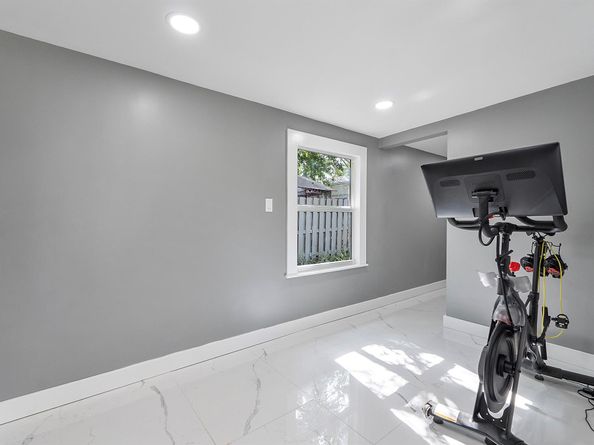1900 NE 16 Terrace, Fort Lauderdale FL 33305