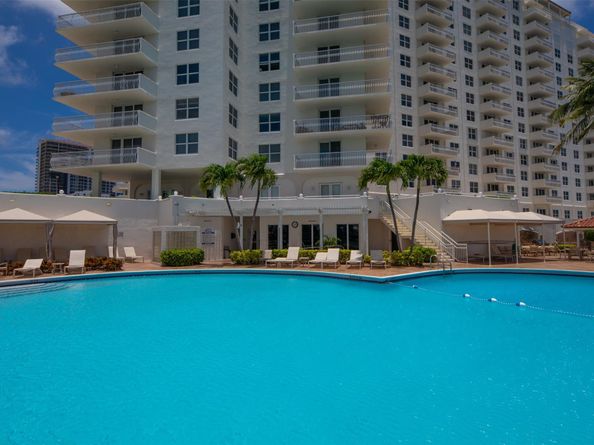 1 Las Olas Circle 404, Fort Lauderdale FL 33316
