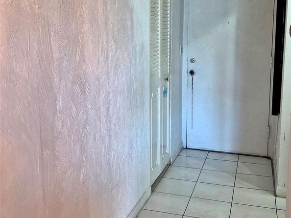2840 Somerset Dr 208M, Lauderdale Lakes FL 33311
