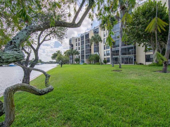 16 Royal Palm Way 202, Boca Raton FL 33432