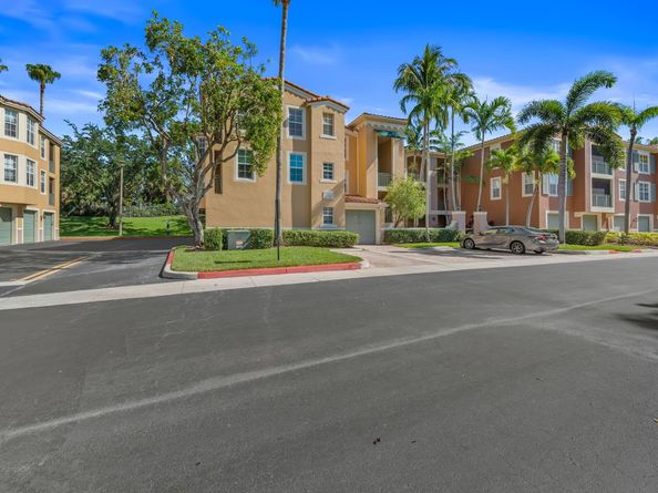 11780 Saint Andrews Place 301, Wellington FL 33414