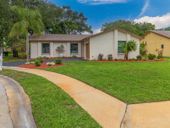 18085 102nd Way S, Boca Raton FL 33498